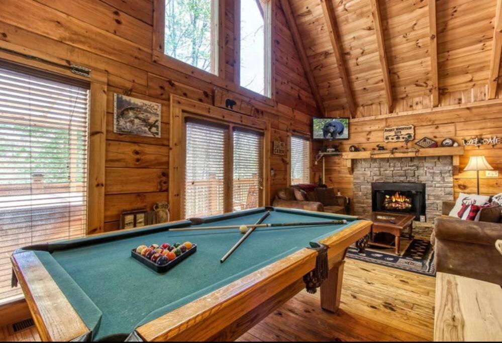 Lazy Bear Cabin Sevierville Extérieur photo
