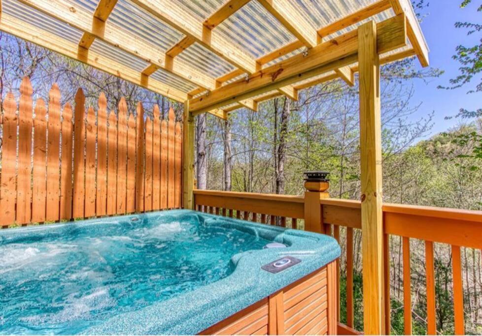 Lazy Bear Cabin Sevierville Extérieur photo